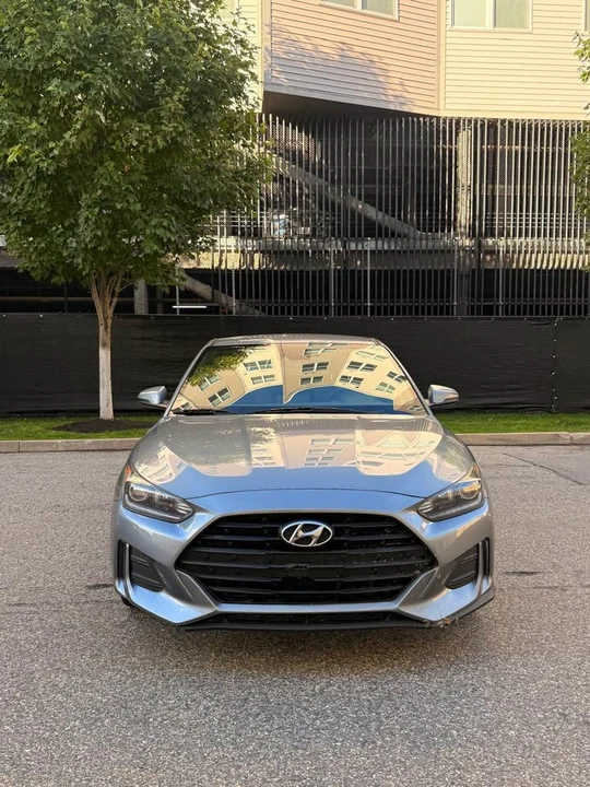 2019 Hyundai Veloster - Image 2 of 19