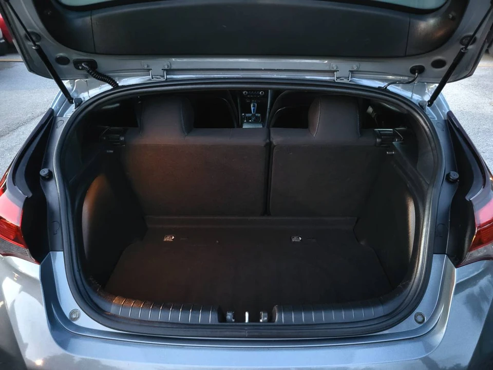 2019 Hyundai Veloster - Image 15 of 24
