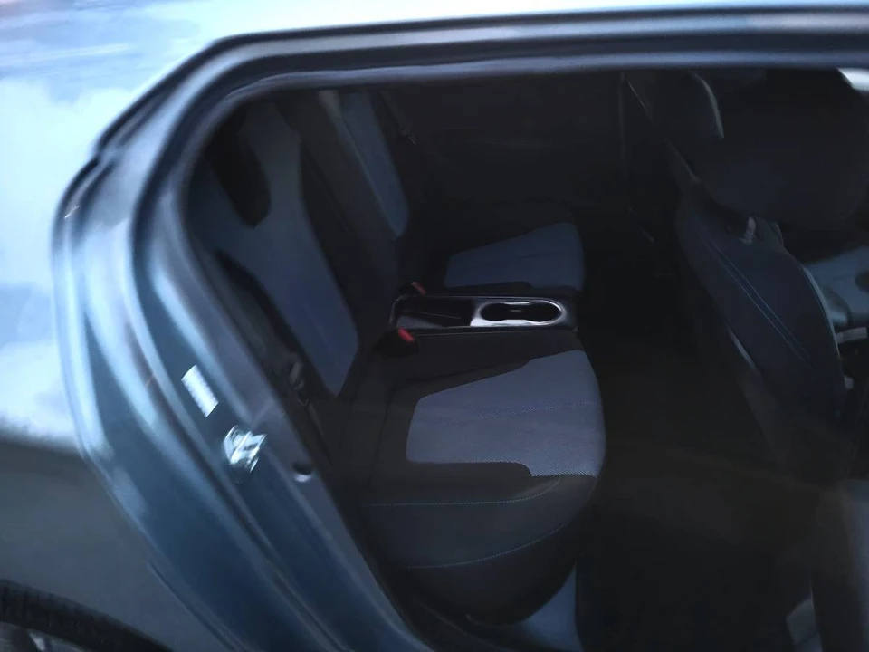 2019 Hyundai Veloster - Image 12 of 24