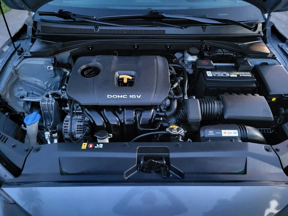 2019 Hyundai Veloster - Image 16 of 24
