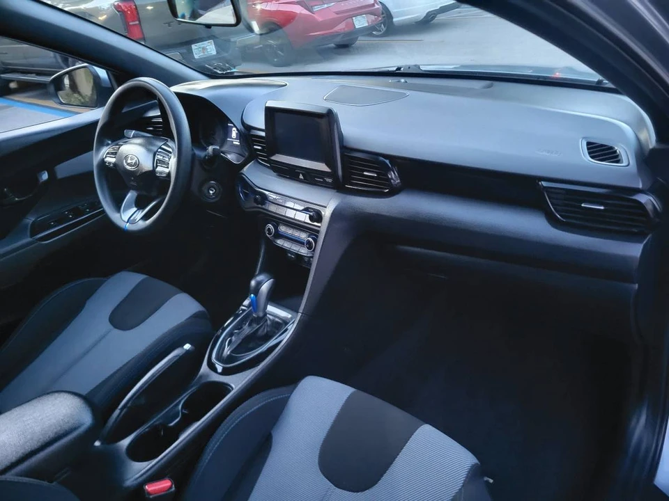 2019 Hyundai Veloster - Image 8 of 24
