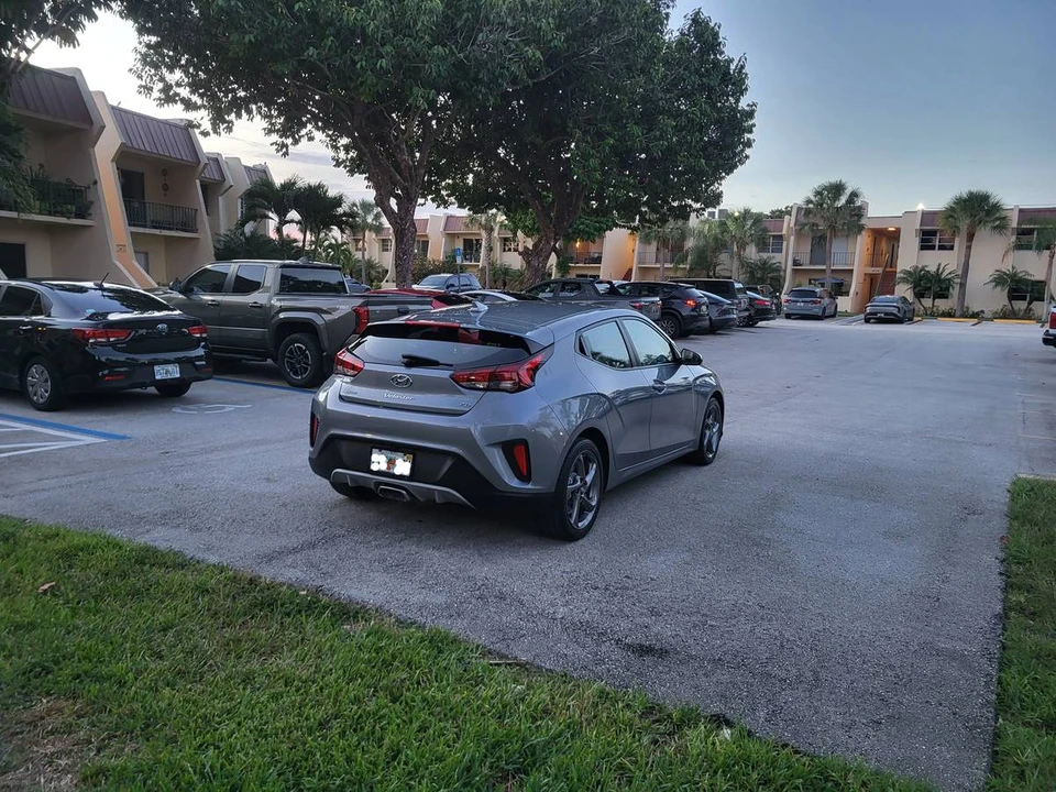 2019 Hyundai Veloster - Image 4 of 24