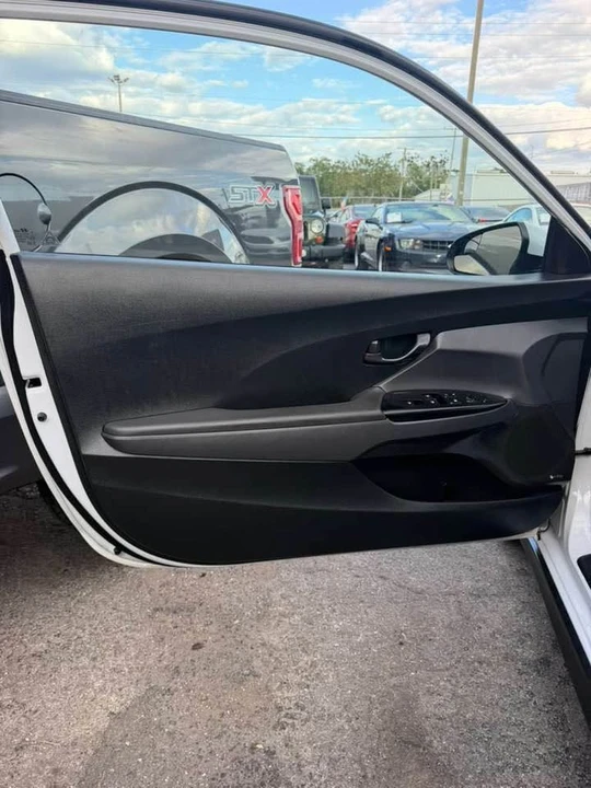 2019 Hyundai Veloster - Image 12 of 19