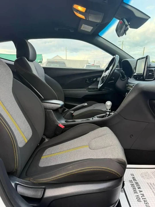2019 Hyundai Veloster - Image 11 of 19