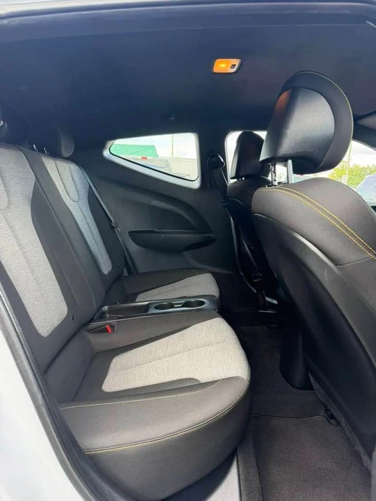 2019 Hyundai Veloster - Image 8 of 19