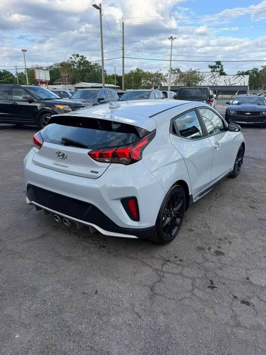 2019 Hyundai Veloster - Image 4 of 19