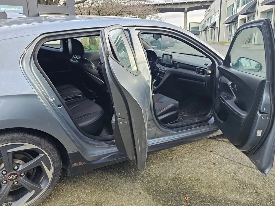 2019 Hyundai Veloster - Image 11 of 15