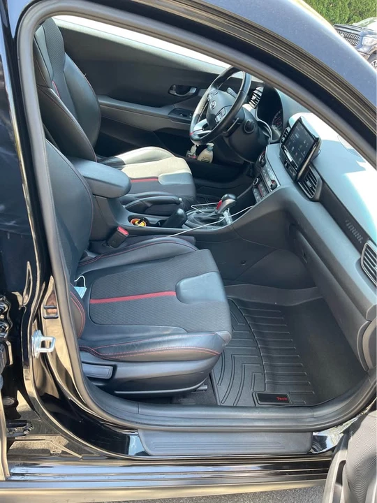 2019 Hyundai Veloster - Image 6 of 9