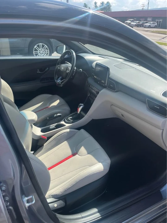 2019 Hyundai Veloster N - Image 2 of 9