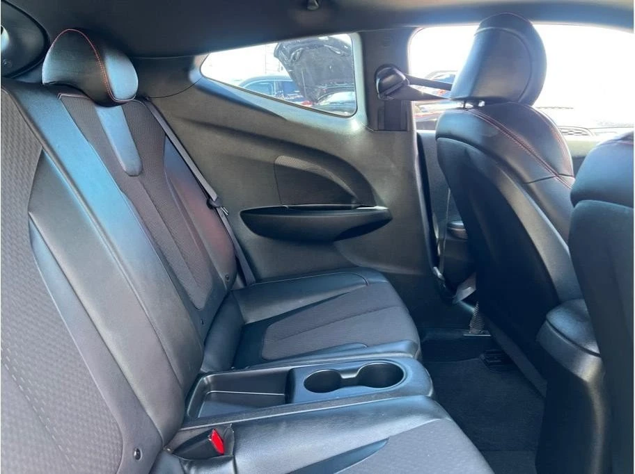 2019 Hyundai Veloster - Image 18 of 20