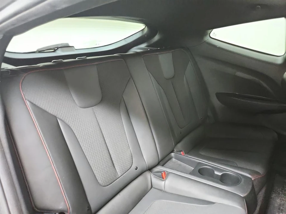 2019 Hyundai Veloster - Image 26 of 31