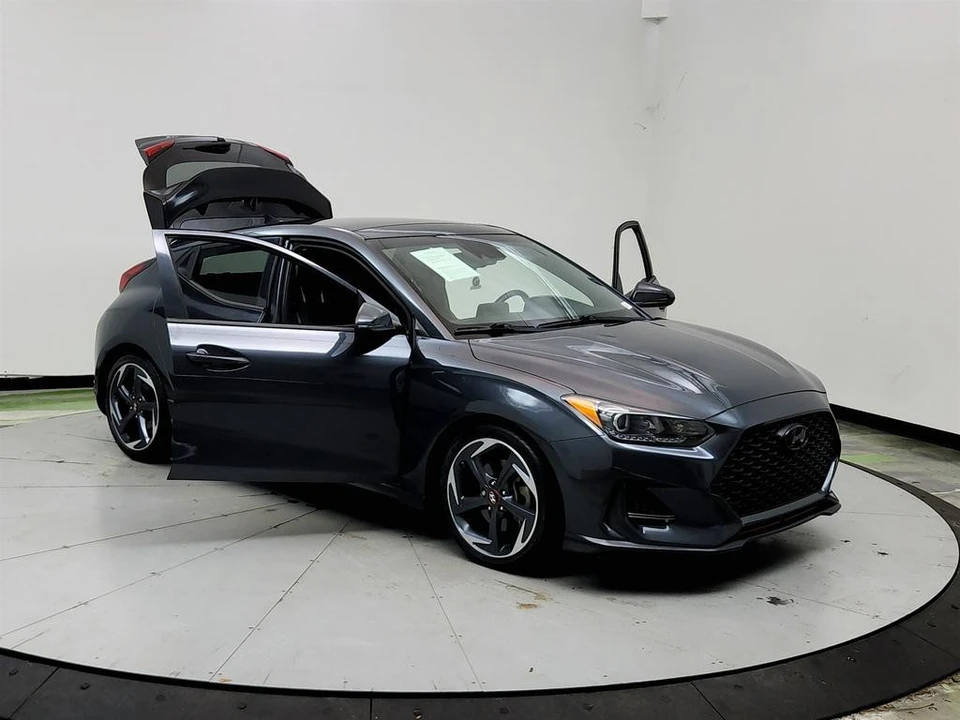 2019 Hyundai Veloster - Image 10 of 31