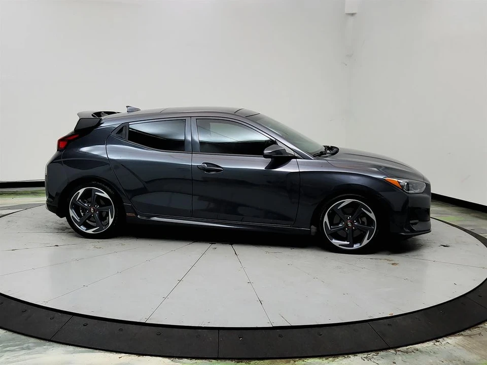 2019 Hyundai Veloster - Image 4 of 31