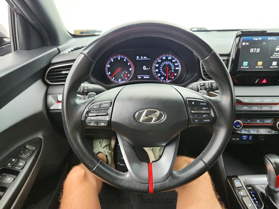 2019 Hyundai Veloster - Image 16 of 31