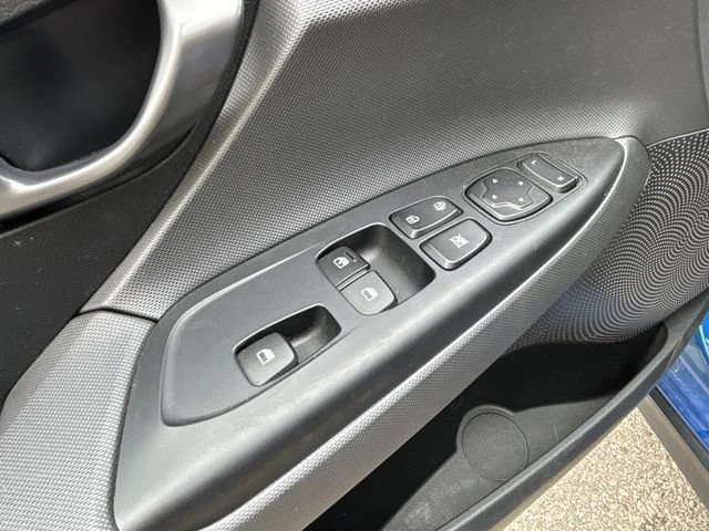 2019 Hyundai Veloster - Image 16 of 20