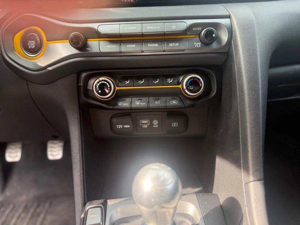 2019 Hyundai Veloster - Image 16 of 19