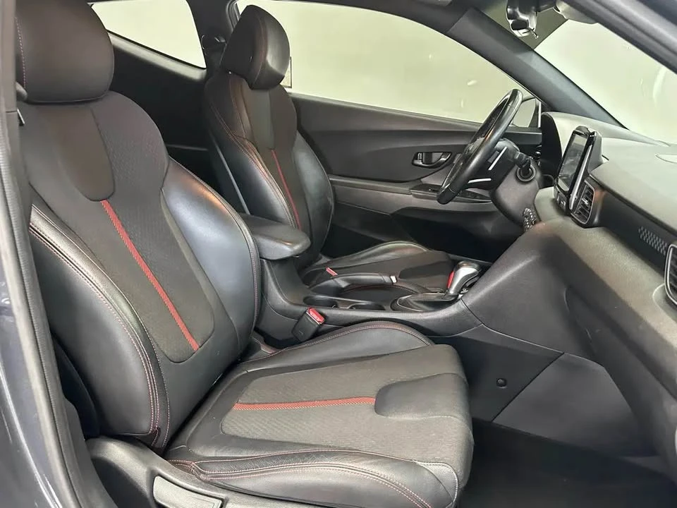 2019 Hyundai Veloster - Image 7 of 15