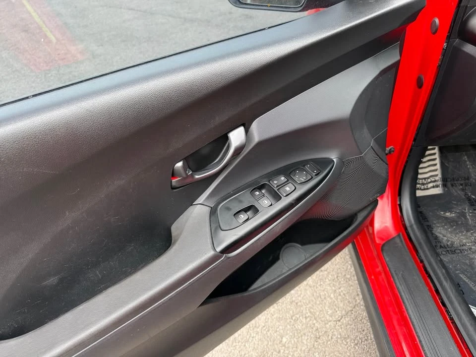 2019 Hyundai Veloster - Image 11 of 20
