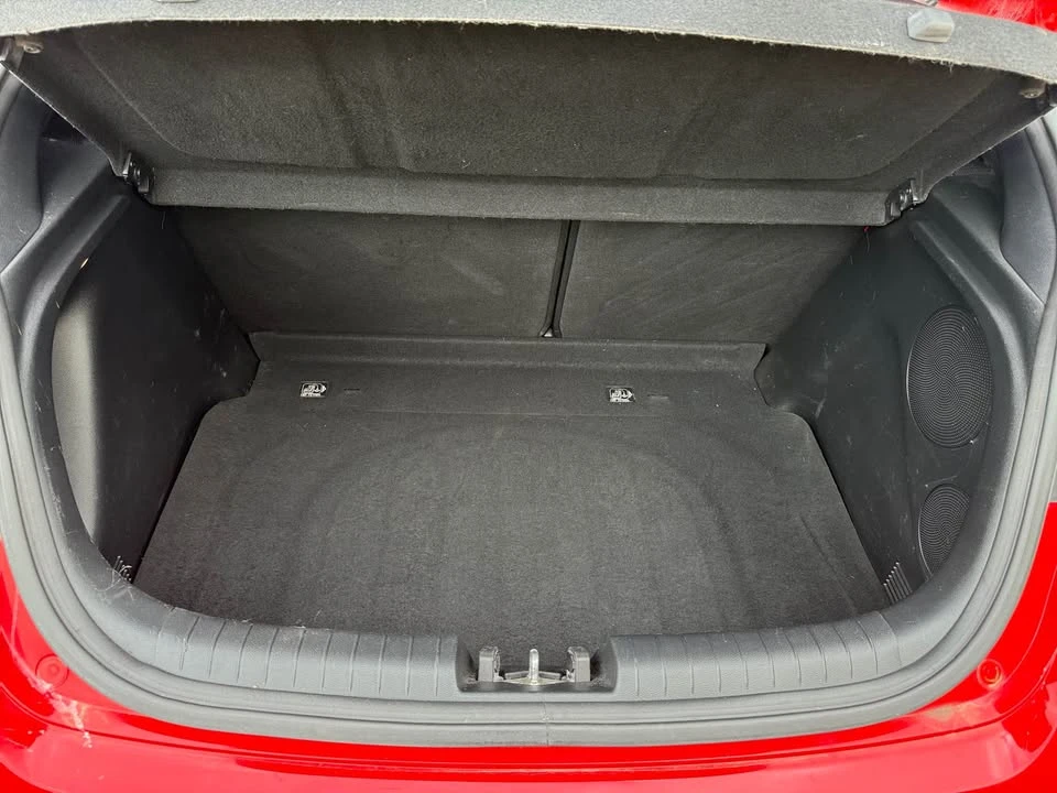 2019 Hyundai Veloster - Image 18 of 20