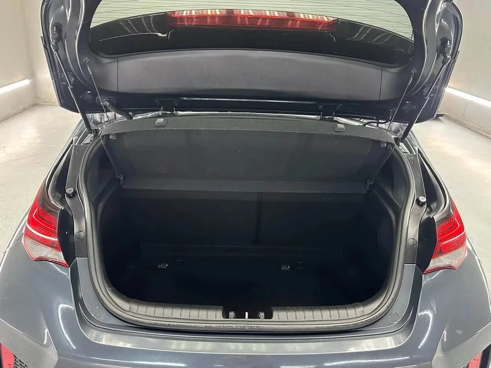 2019 Hyundai Veloster - Image 9 of 15