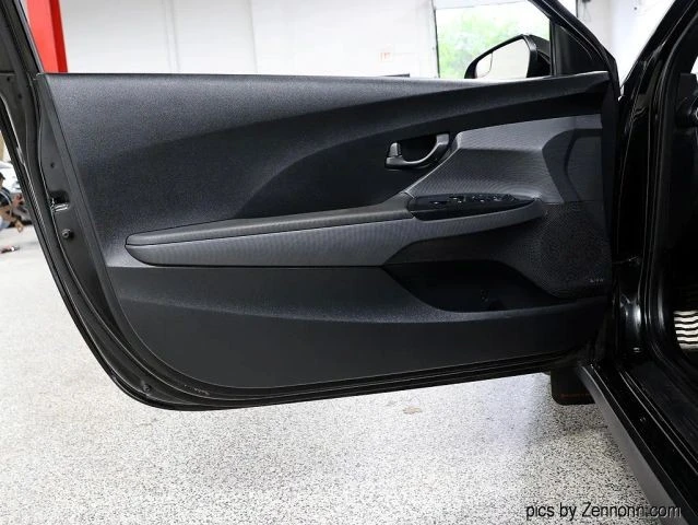 2019 Hyundai Veloster - Image 23 of 31