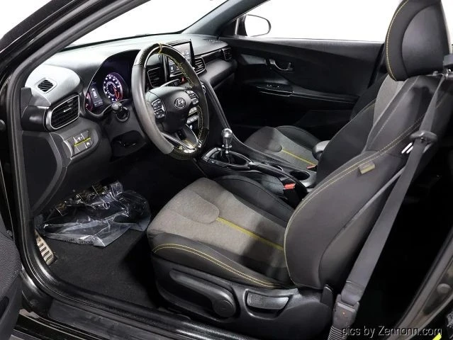 2019 Hyundai Veloster - Image 12 of 31