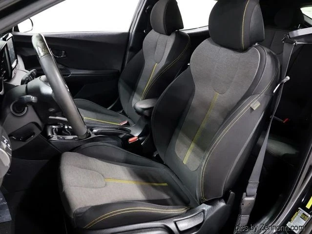 2019 Hyundai Veloster - Image 11 of 31