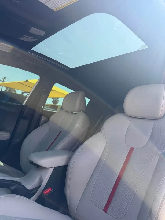 2019 Hyundai Veloster N - Image 8 of 13