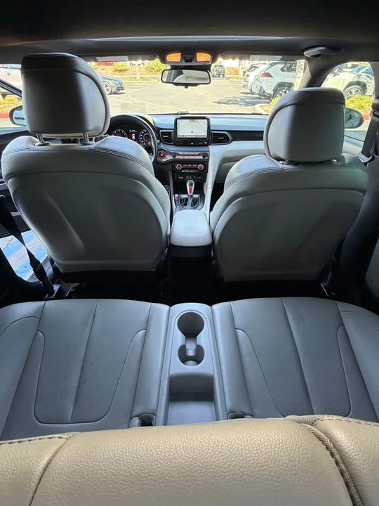 2019 Hyundai Veloster - Image 9 of 18