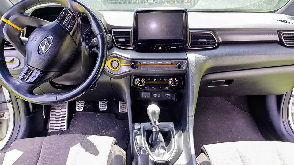 2019 Hyundai Veloster - Image 16 of 19