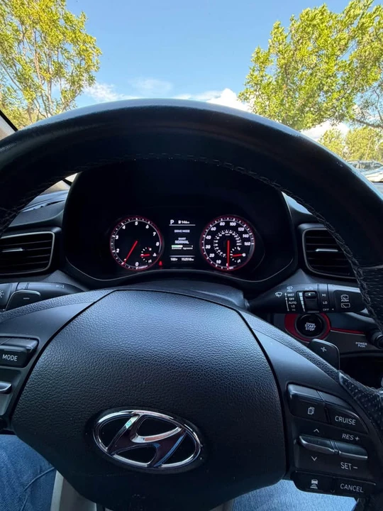 2019 Hyundai Veloster - Image 15 of 18