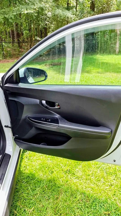 2019 Hyundai Veloster - Image 18 of 19