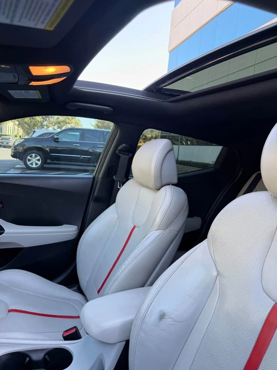 2019 Hyundai Veloster - Image 11 of 18