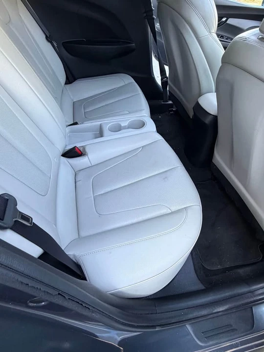 2019 Hyundai Veloster - Image 8 of 18