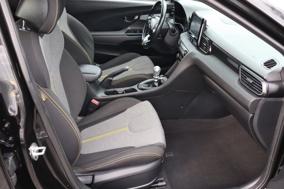 2019 Hyundai Veloster - Image 8 of 20