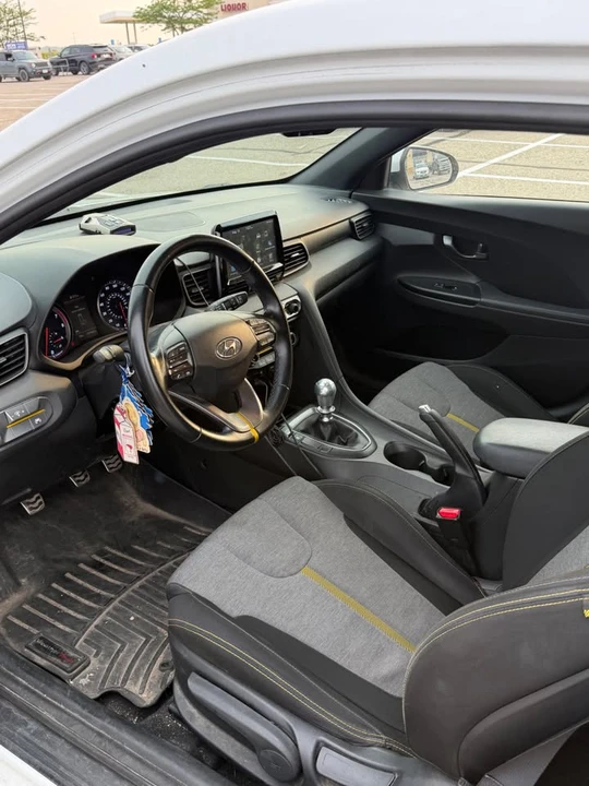 2019 Hyundai Veloster - Image 5 of 10