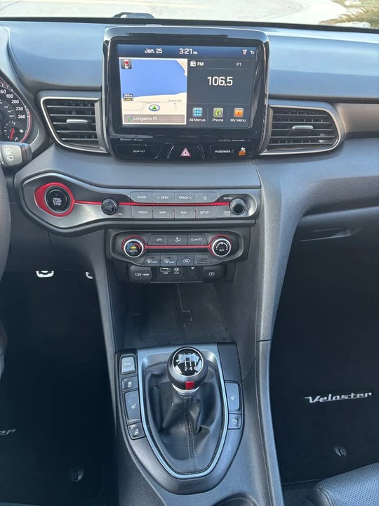 2019 Hyundai Veloster - Image 10 of 16