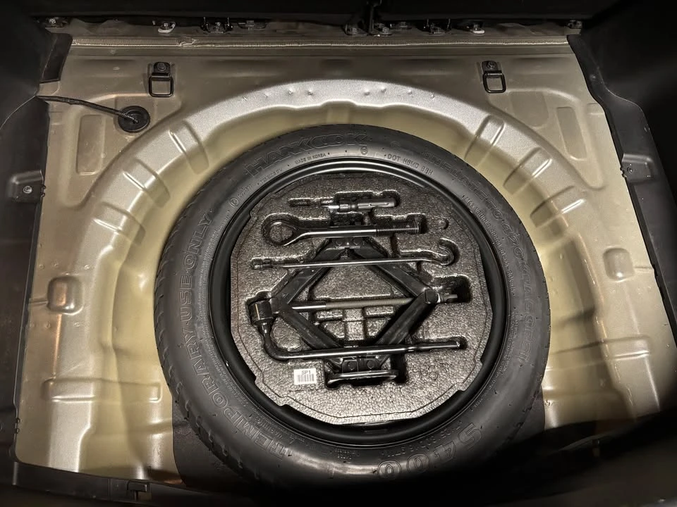 2019 Hyundai Veloster - Image 14 of 16
