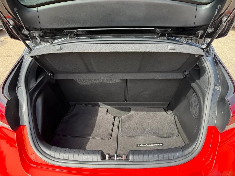 2019 Hyundai Veloster - Image 19 of 20