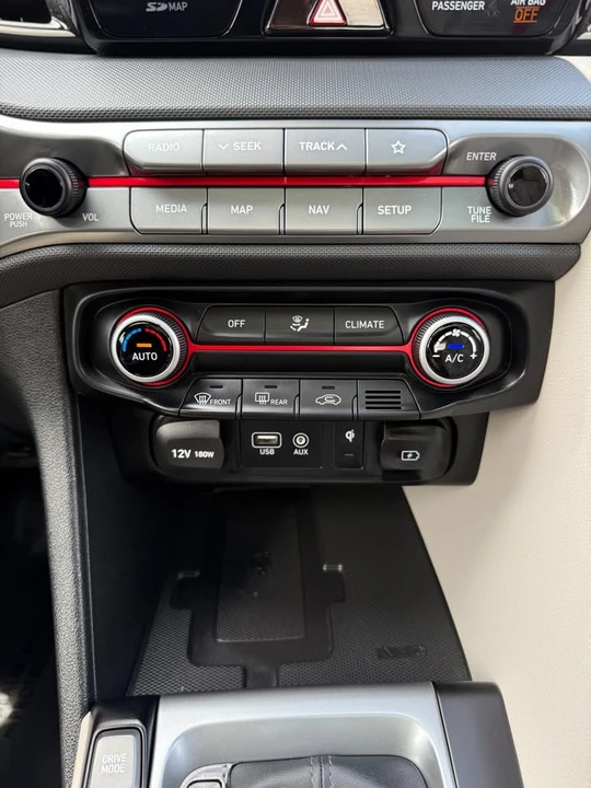 2019 Hyundai Veloster - Image 13 of 20