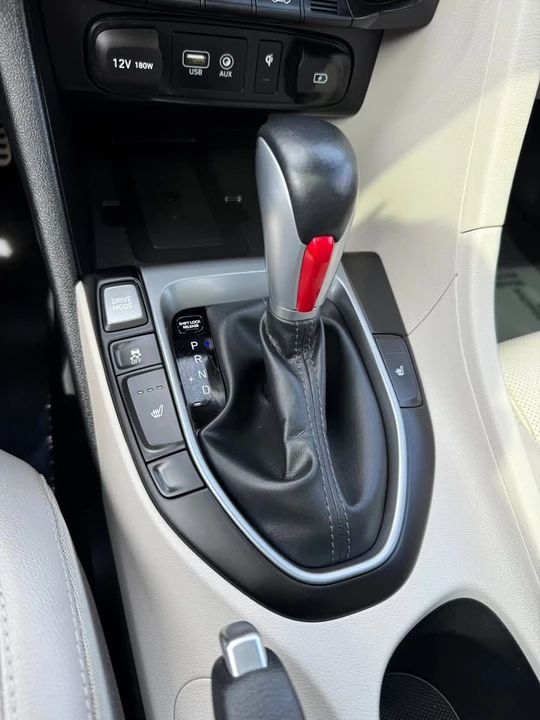2019 Hyundai Veloster - Image 14 of 20