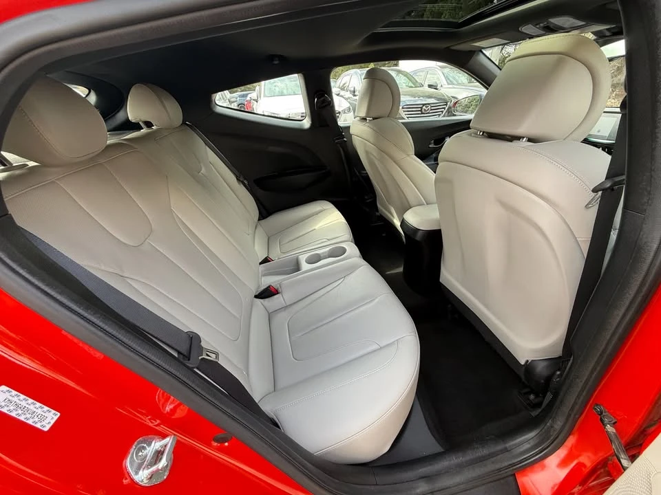 2019 Hyundai Veloster - Image 8 of 20