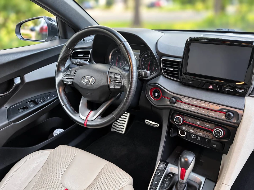 2019 Hyundai Veloster N - Image 10 of 11