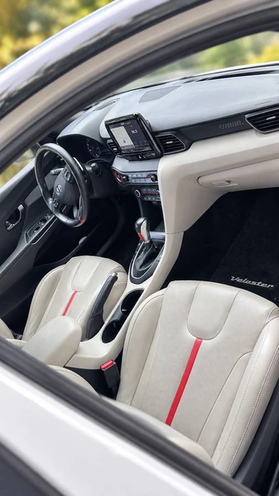 2019 Hyundai Veloster N - Image 6 of 11