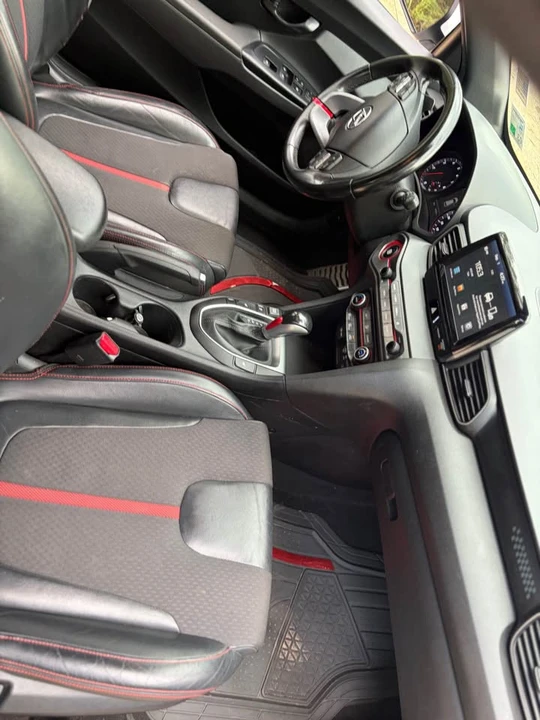 2019 Hyundai Veloster N - Image 8 of 16