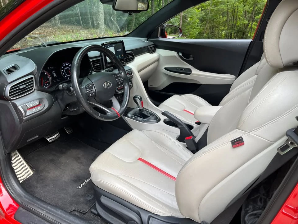 2019 Hyundai Veloster - Image 13 of 20