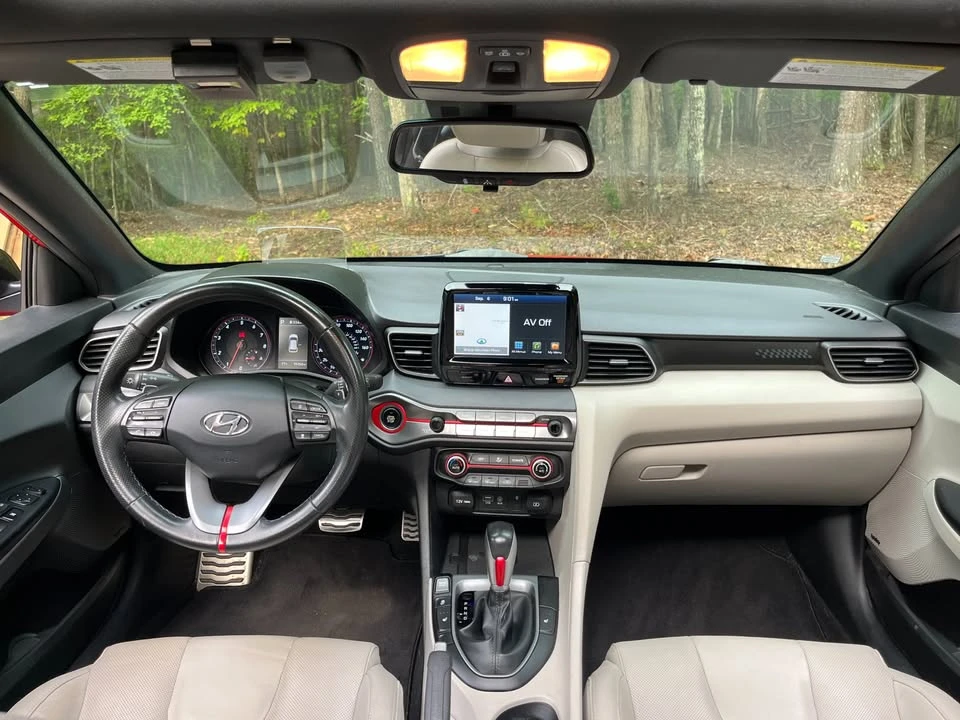 2019 Hyundai Veloster - Image 15 of 20