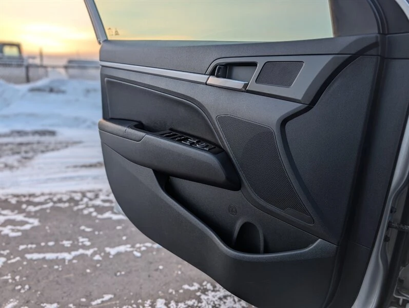 2019 Hyundai Elantra - Image 10 of 20