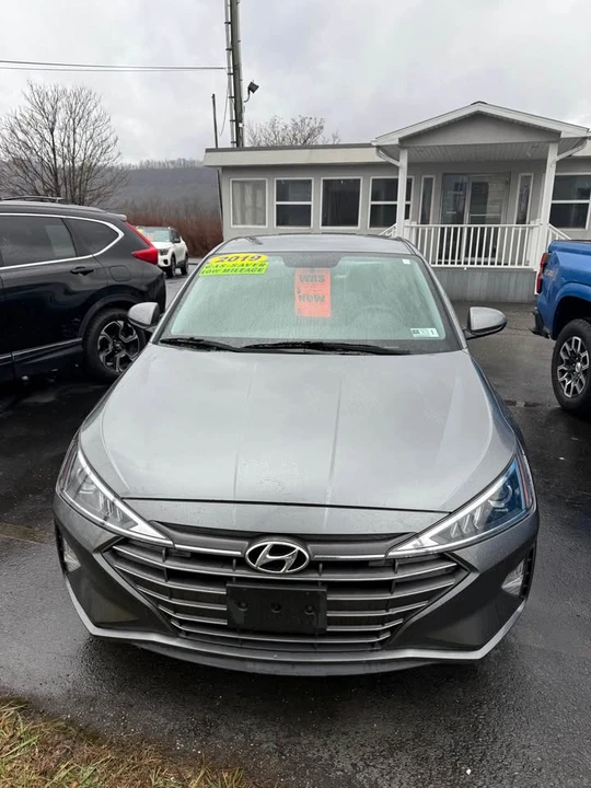 2019 Hyundai Elantra - Image 4 of 8