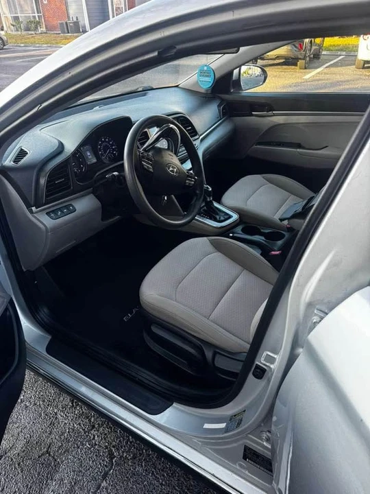 2019 Hyundai Elantra - Image 6 of 9